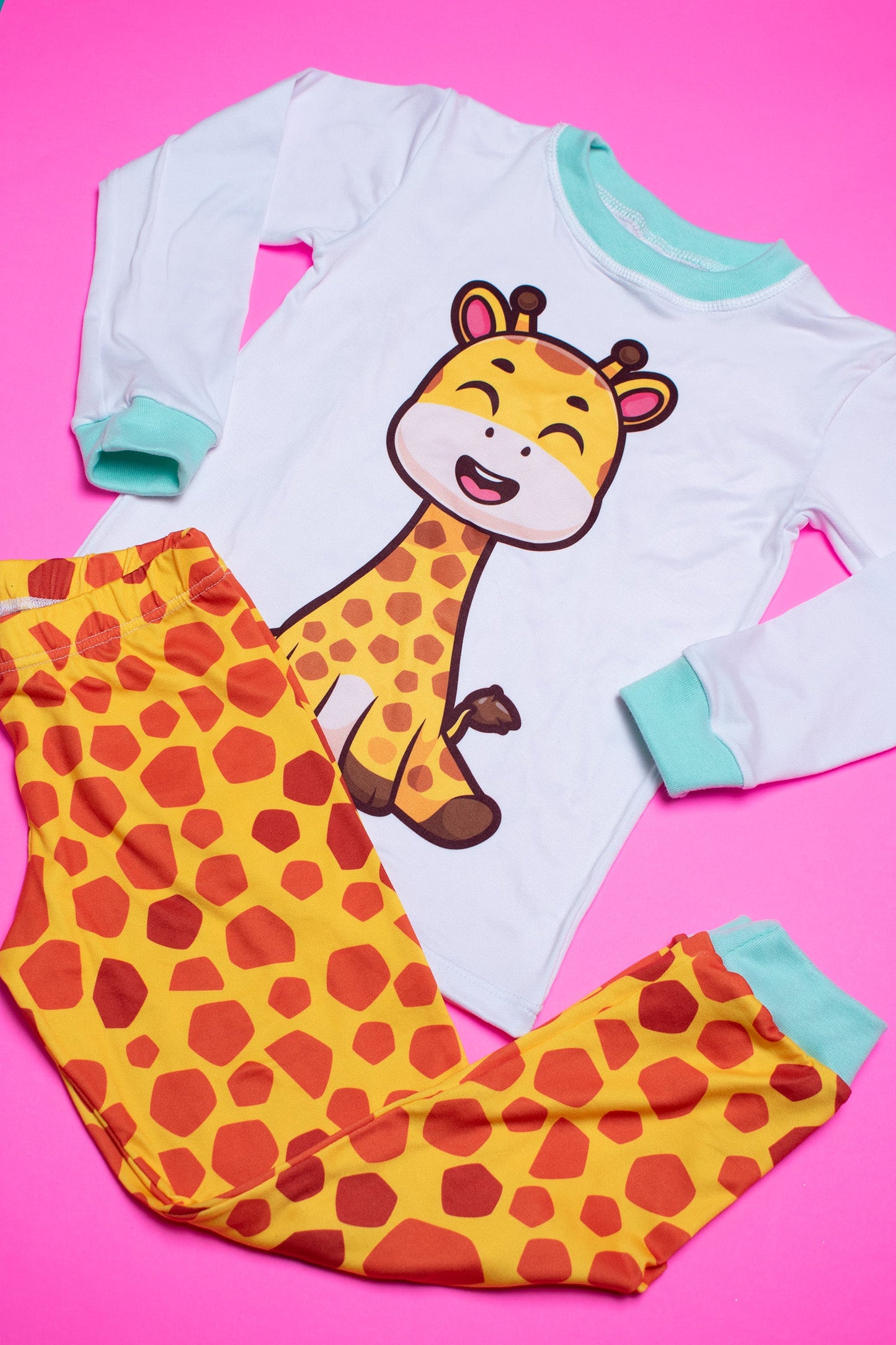 Pijama Gaby, la jirafa buena vibra 🦒